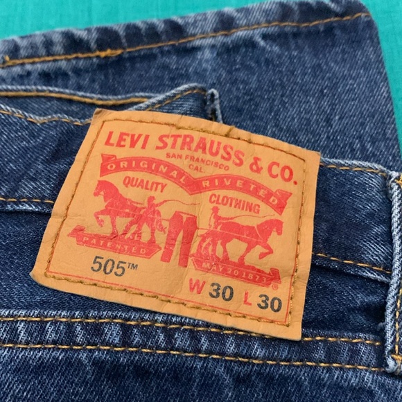 Like new Levi’s - Picture 2 of 10